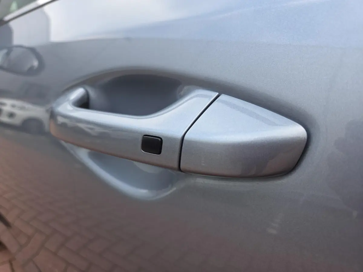 1.6I PHEV ExecutiveLine | Automaat | Dealer onderhouden | Panorama dak | Stoelverwarming en Ventilatie | Dodehoek Detectie | Leder | Carplay | Camera | Cruise Control Adaptief |