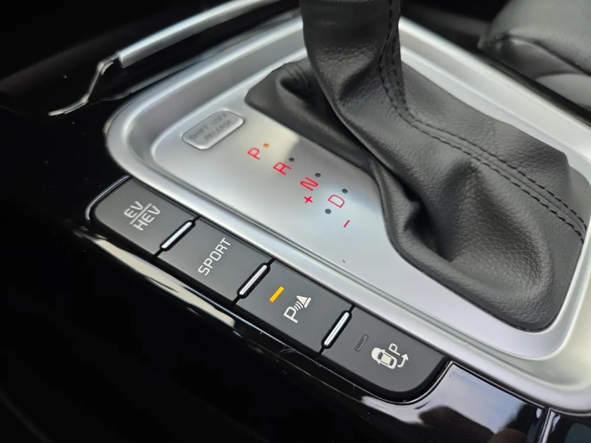 1.6I PHEV ExecutiveLine | Automaat | Dealer onderhouden | Panorama dak | Stoelverwarming en Ventilatie | Dodehoek Detectie | Leder | Carplay | Camera | Cruise Control Adaptief |