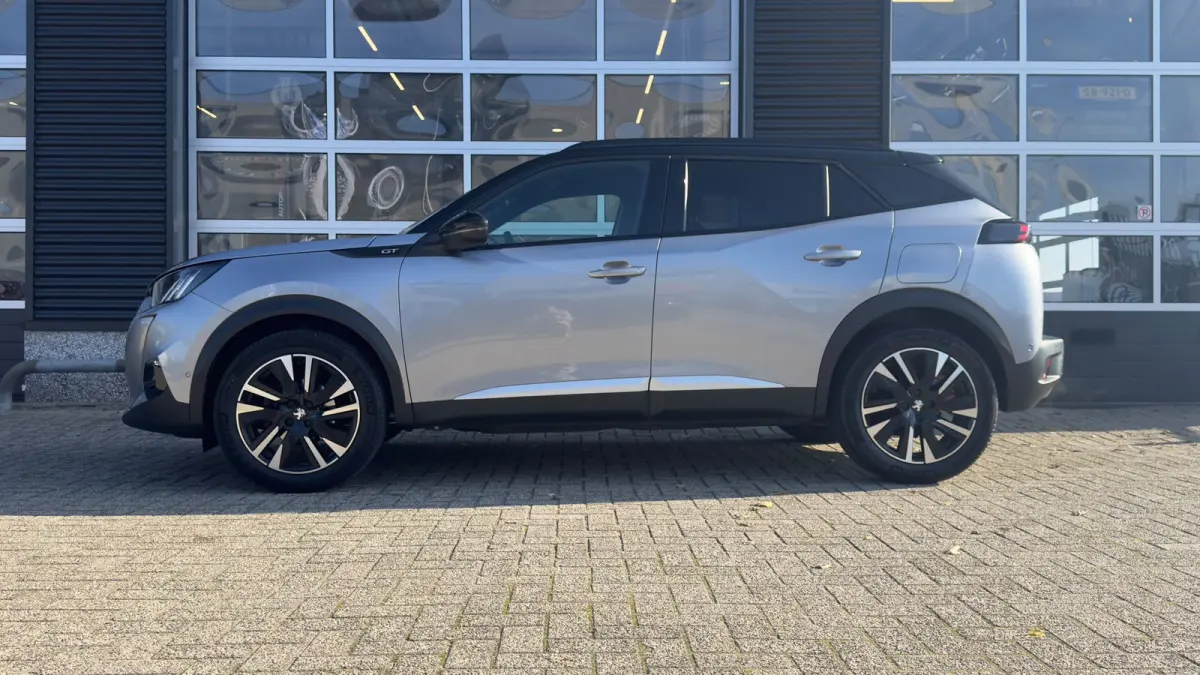 1.2 GT Pack | Camera | Parkeersensoren | Alcantara | Apple Carplay / Android Auto | Keyless entry |