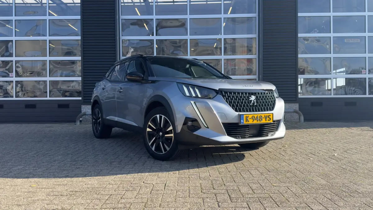 1.2 GT Pack | Camera | Parkeersensoren | Alcantara | Apple Carplay / Android Auto | Keyless entry |