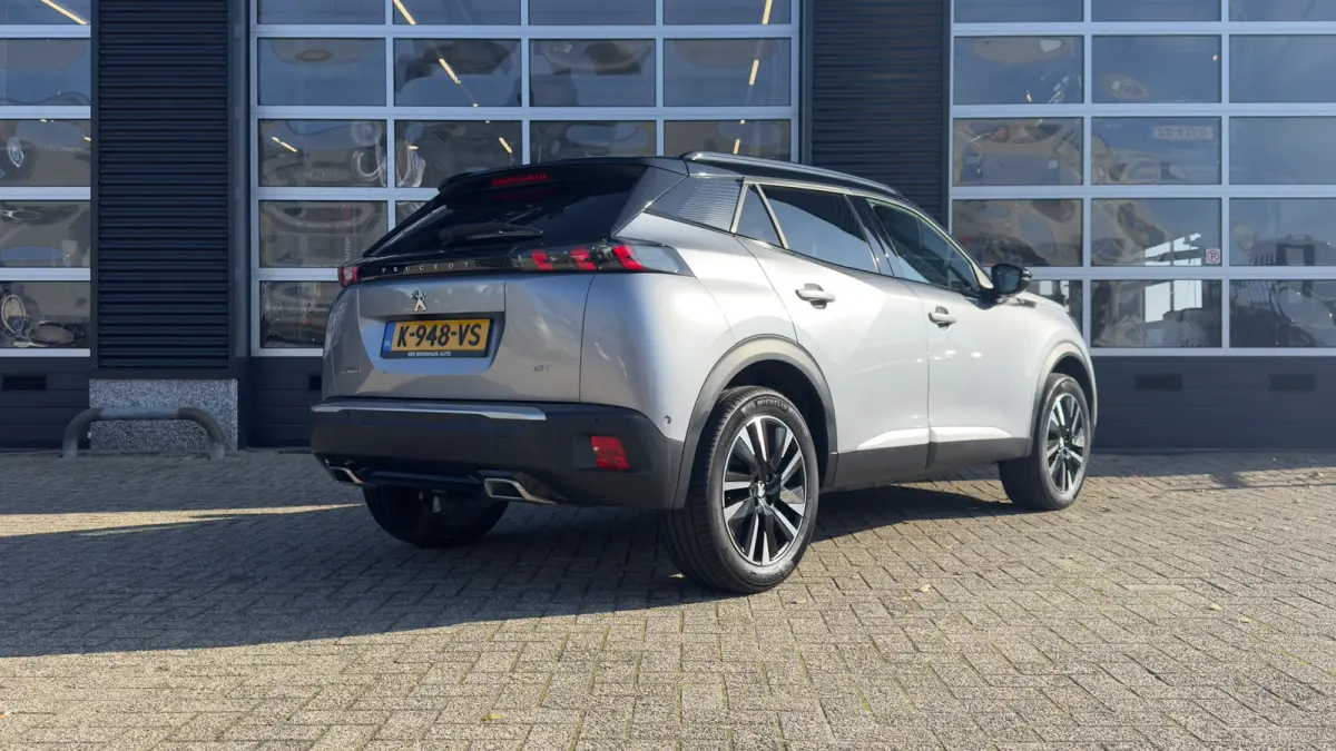 1.2 GT Pack | Camera | Parkeersensoren | Alcantara | Apple Carplay / Android Auto | Keyless entry |