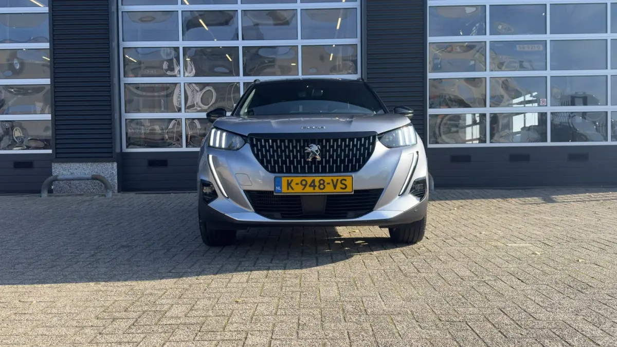 1.2 GT Pack | Camera | Parkeersensoren | Alcantara | Apple Carplay / Android Auto | Keyless entry |