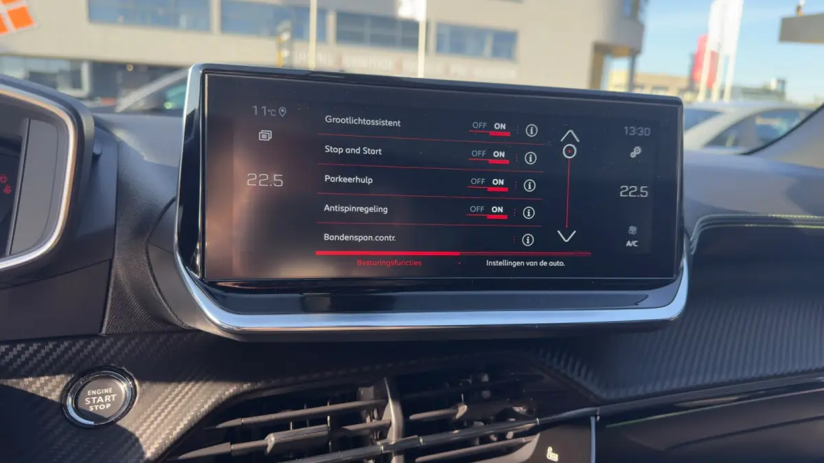 1.2 GT Pack | Camera | Parkeersensoren | Alcantara | Apple Carplay / Android Auto | Keyless entry |