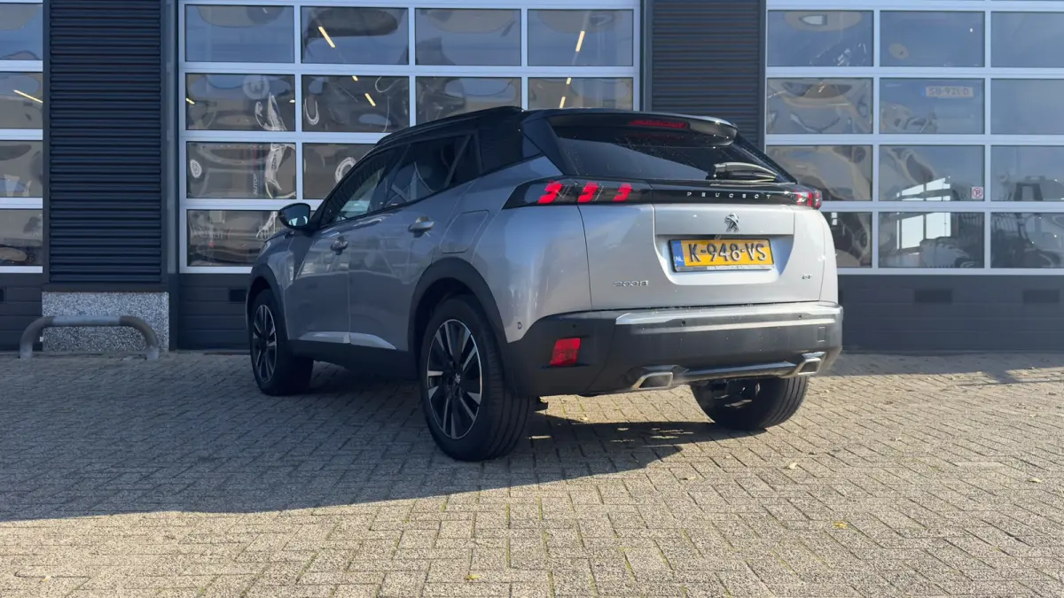 1.2 GT Pack | Camera | Parkeersensoren | Alcantara | Apple Carplay / Android Auto | Keyless entry |