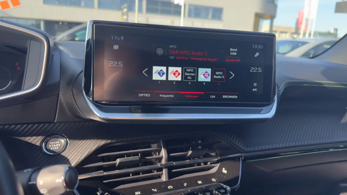 1.2 GT Pack | Camera | Parkeersensoren | Alcantara | Apple Carplay / Android Auto | Keyless entry |