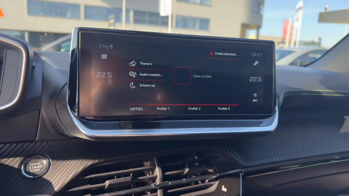 1.2 GT Pack | Camera | Parkeersensoren | Alcantara | Apple Carplay / Android Auto | Keyless entry |