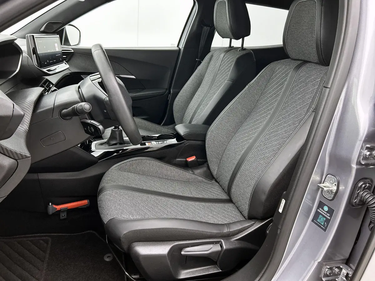 SUV Allure 100pk | Navigatie | Climate Control | Cruise Control | Parkeersensoren v+a | Keyless | Armsteun | Digitaal instrumentenpaneel | Draadloze Apple Carplay / Android Auto + telefoonla