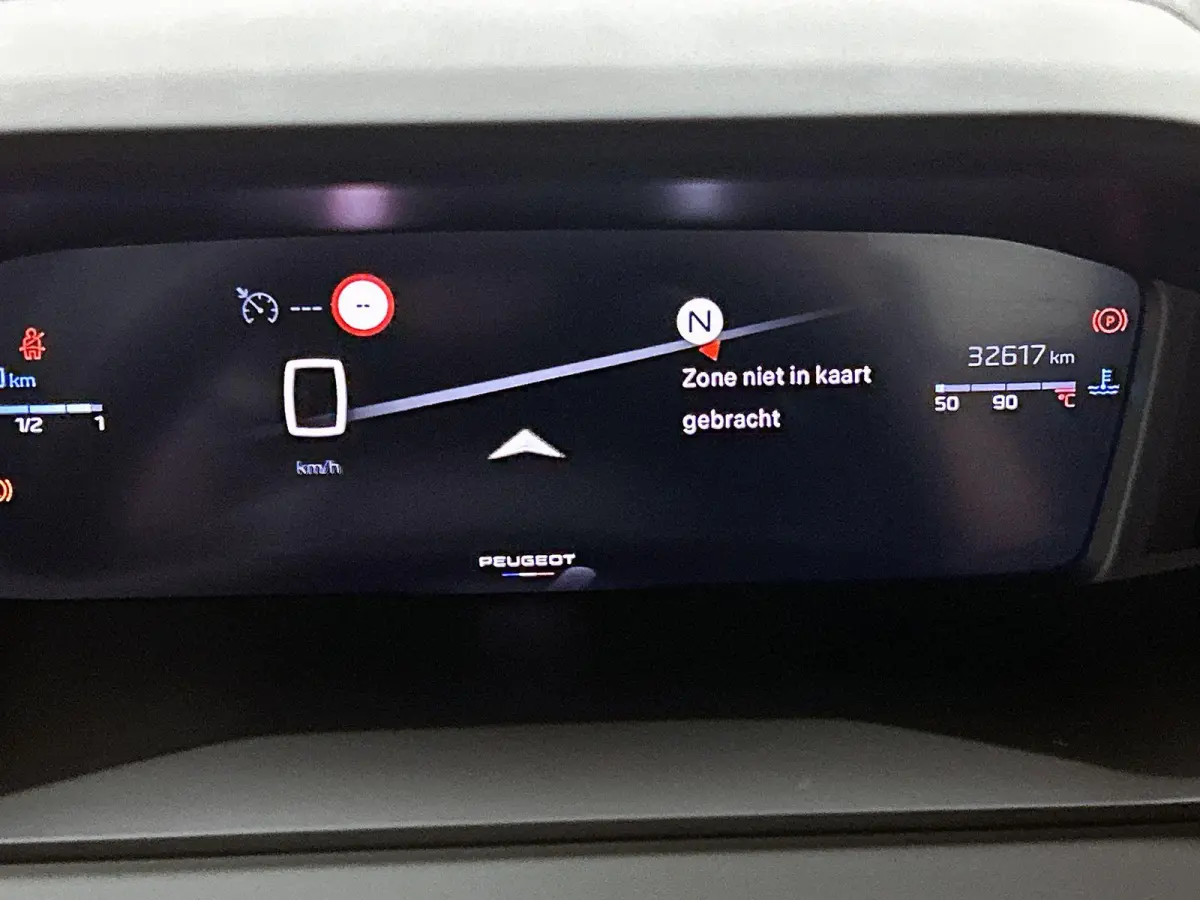 SUV Allure 100pk | Navigatie | Climate Control | Cruise Control | Parkeersensoren v+a | Keyless | Armsteun | Digitaal instrumentenpaneel | Draadloze Apple Carplay / Android Auto + telefoonla
