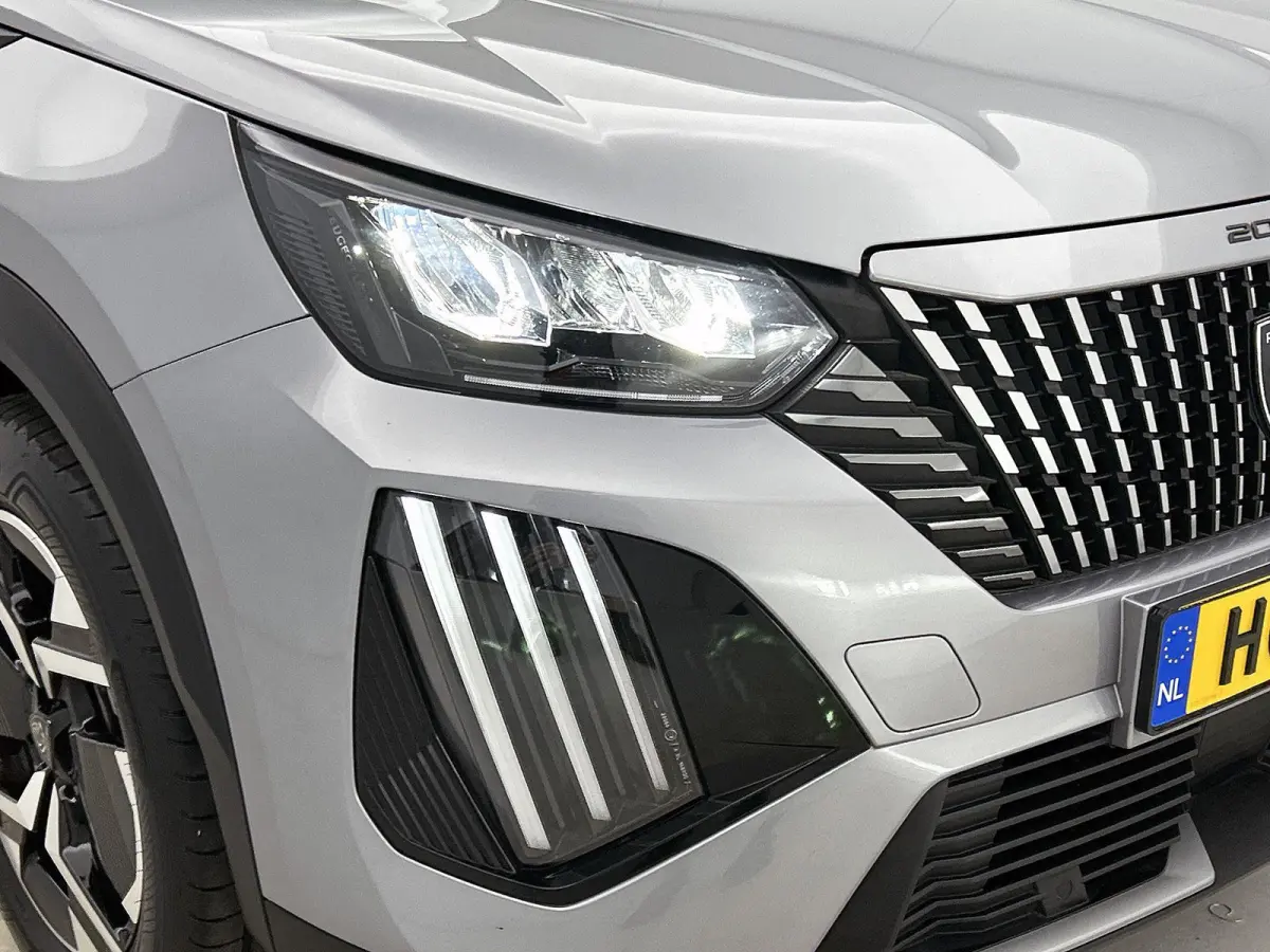 SUV Allure 100pk | Navigatie | Climate Control | Cruise Control | Parkeersensoren v+a | Keyless | Armsteun | Digitaal instrumentenpaneel | Draadloze Apple Carplay / Android Auto + telefoonla