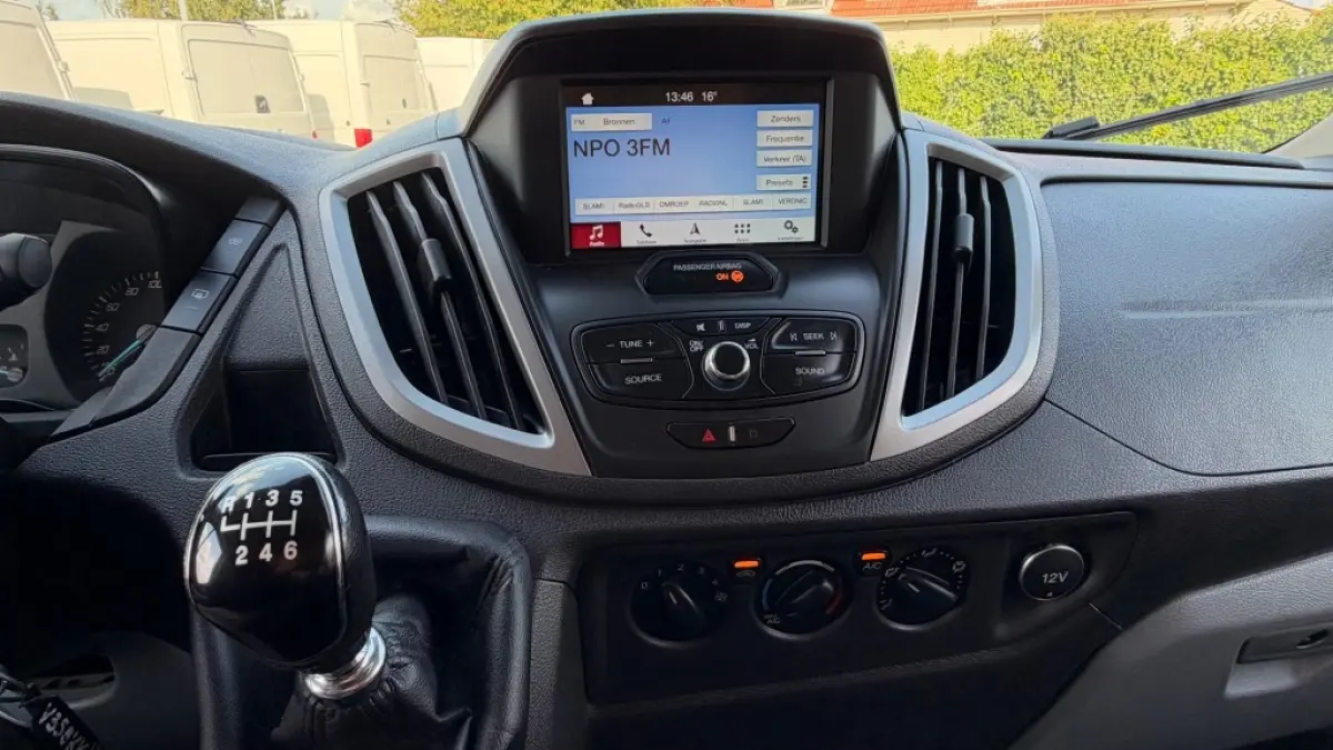 2.0 TDCI 96KW 131PK L2H2 AIRCO/ CRUISE CONTROL/ NAVIGATIE/ TREKHAAK/ 100% DEALERONDERHOUDEN