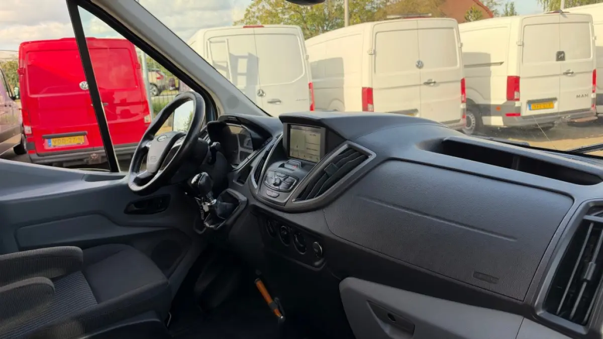 2.0 TDCI 96KW 131PK L2H2 AIRCO/ CRUISE CONTROL/ NAVIGATIE/ TREKHAAK/ 100% DEALERONDERHOUDEN