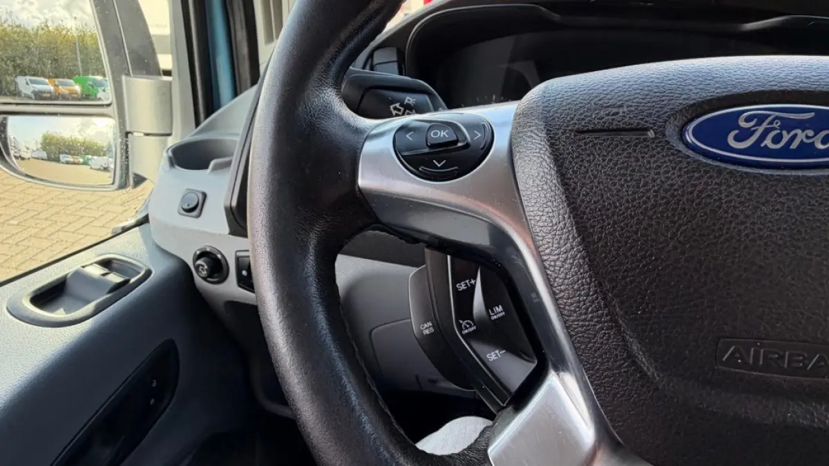 2.0 TDCI 96KW 131PK L2H2 AIRCO/ CRUISE CONTROL/ NAVIGATIE/ TREKHAAK/ 100% DEALERONDERHOUDEN