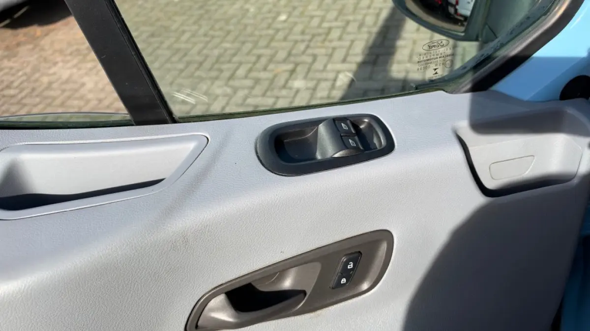 2.0 TDCI 96KW 131PK L2H2 AIRCO/ CRUISE CONTROL/ NAVIGATIE/ TREKHAAK/ 100% DEALERONDERHOUDEN