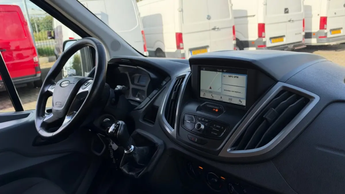 2.0 TDCI 96KW 131PK L2H2 AIRCO/ CRUISE CONTROL/ NAVIGATIE/ TREKHAAK/ 100% DEALERONDERHOUDEN
