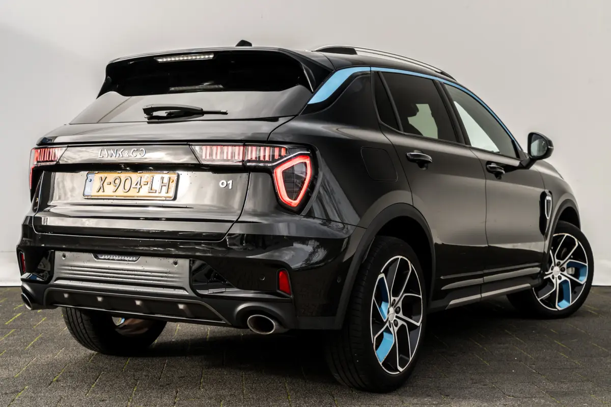 1.5 Plug-in Hybrid 262 Pk | Black Pack | Panoramadak | Zwarte Hemel | 75 km Elektrisch | 360 Camera | NL Auto | 20 inch. LMV | 1e eigenaar