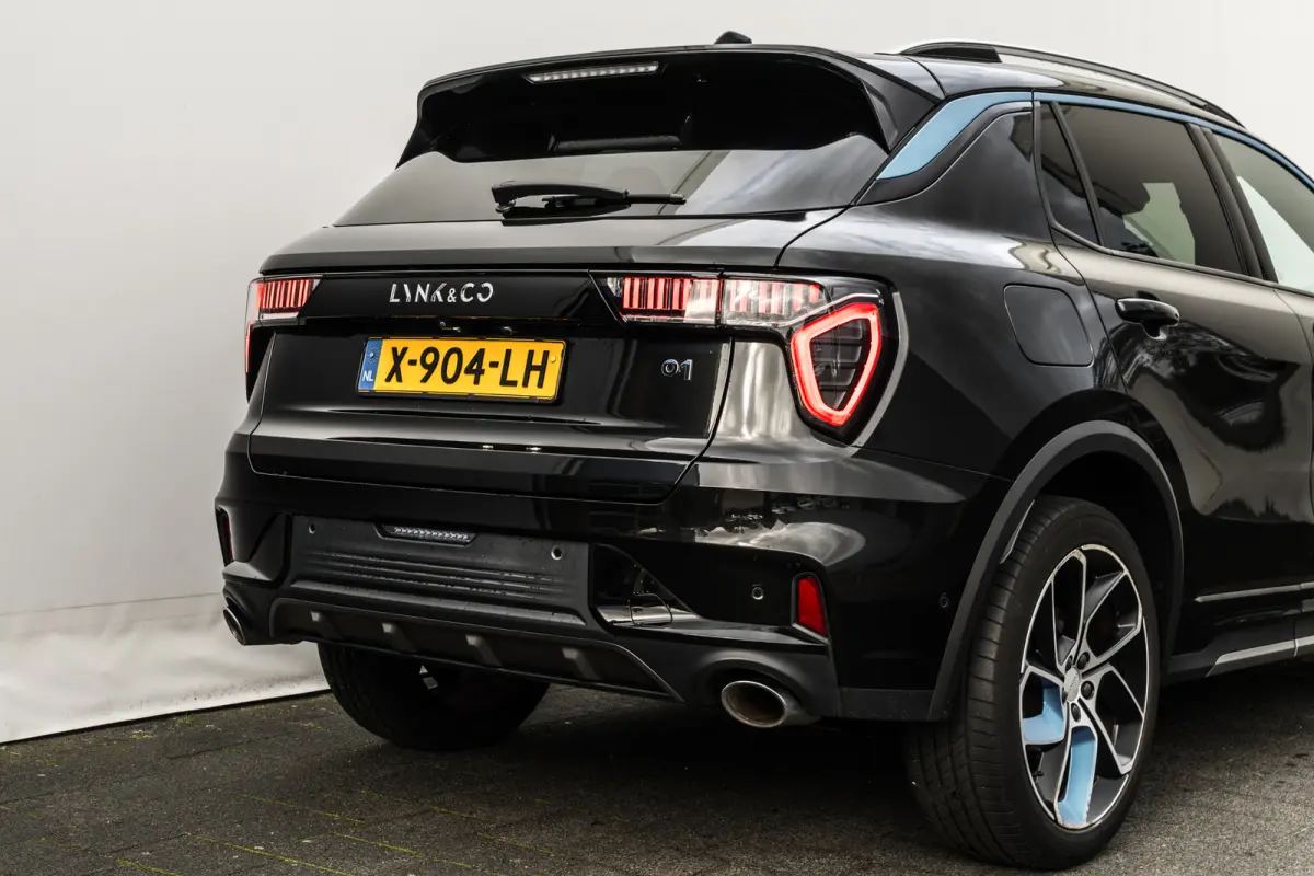 1.5 Plug-in Hybrid 262 Pk | Black Pack | Panoramadak | Zwarte Hemel | 75 km Elektrisch | 360 Camera | NL Auto | 20 inch. LMV | 1e eigenaar