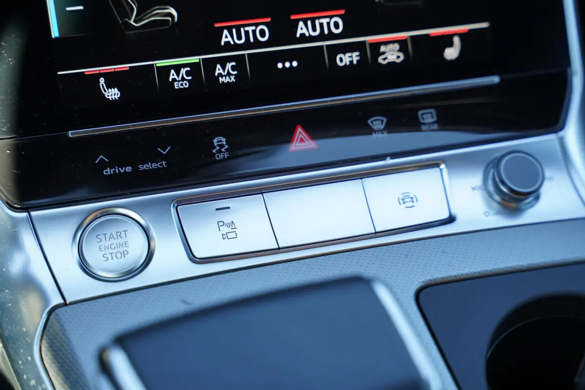 40 TDI quattro Business edition 204pk | Virtual Cockpit | Achteruitrijcamera | Cruise control adaptief met stop&go | Dab | Elektrisch bedienbare achterklep | LED koplampen | Navigatiesysteem