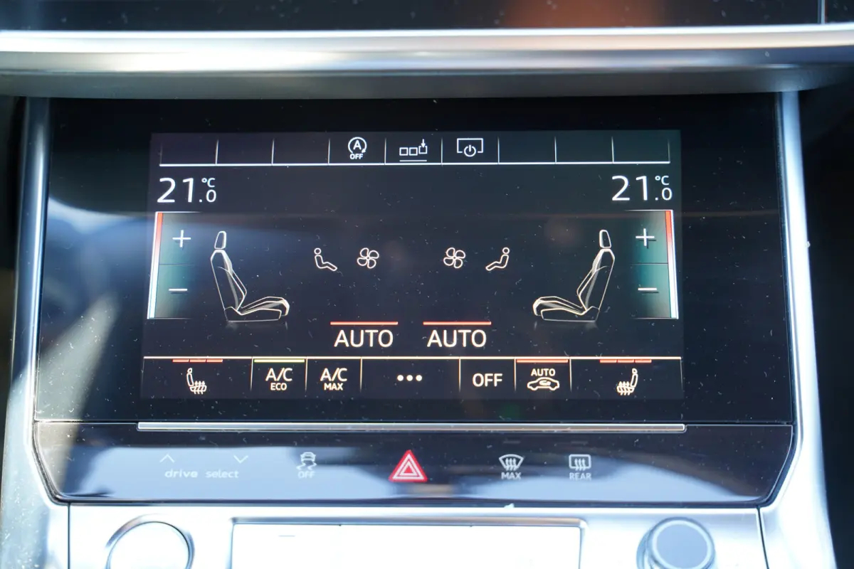 40 TDI quattro Business edition 204pk | Virtual Cockpit | Achteruitrijcamera | Cruise control adaptief met stop&go | Dab | Elektrisch bedienbare achterklep | LED koplampen | Navigatiesysteem