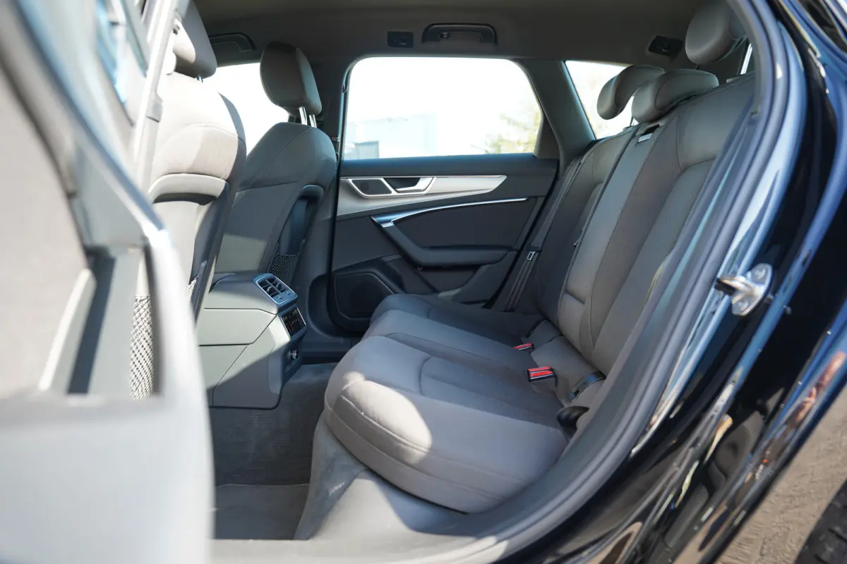 40 TDI quattro Business edition 204pk | Virtual Cockpit | Achteruitrijcamera | Cruise control adaptief met stop&go | Dab | Elektrisch bedienbare achterklep | LED koplampen | Navigatiesysteem