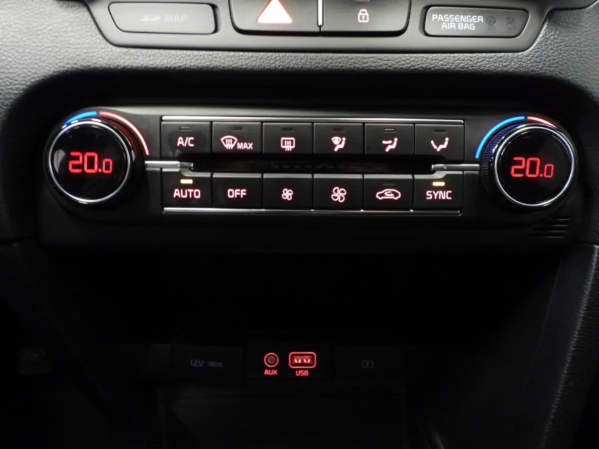 1.0 T-GDi DynamicLine NAVI/CAMERA/CLIMA/CRUISE/16"LMV!
