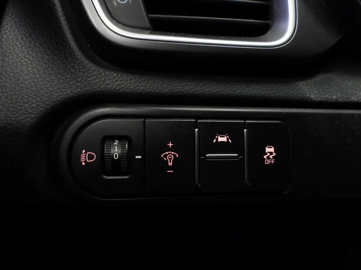 1.0 T-GDi DynamicLine NAVI/CAMERA/CLIMA/CRUISE/16"LMV!