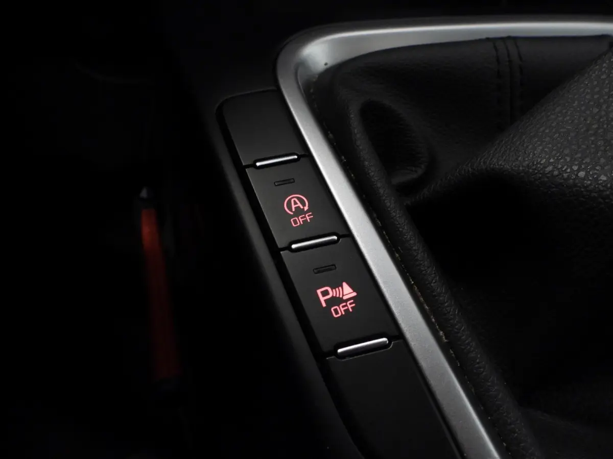 1.0 T-GDi DynamicLine NAVI/CAMERA/CLIMA/CRUISE/16"LMV!