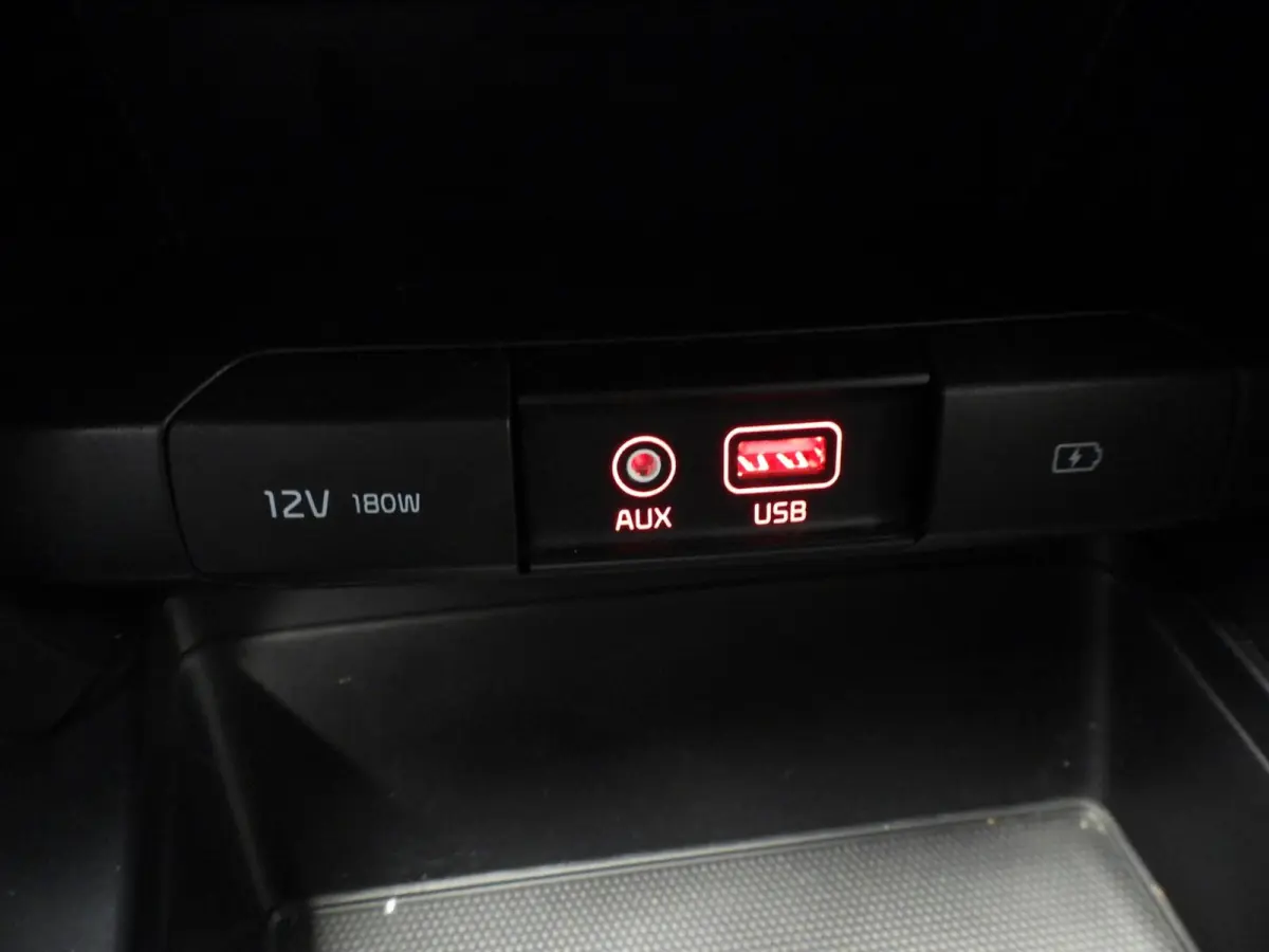 1.0 T-GDi DynamicLine NAVI/CAMERA/CLIMA/CRUISE/16"LMV!