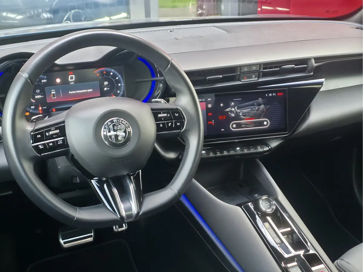 1.2 Turbo Hybrid Ibrida Speciale | Pack Techno | Stoelverwarming | Electrische kofferklep | Camera achter | Apple Carplay/Android auto