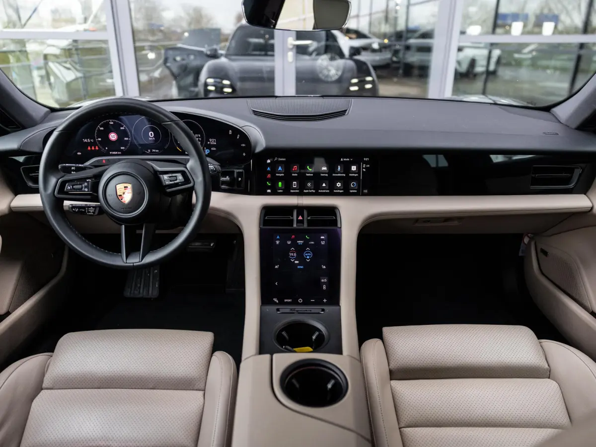79 kWh | BOSE | PASM LUCHTVERING | PANORAMADAK | 20 INCH | ACHTERUITRIJCAMERA | WARMTEPOMP | ADAPTIEVE CRUISE CONTROL | 14-WEG STOELEN | VULKAANGRIJS |