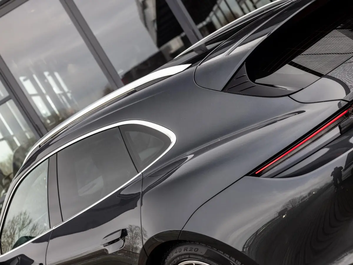 79 kWh | BOSE | PASM LUCHTVERING | PANORAMADAK | 20 INCH | ACHTERUITRIJCAMERA | WARMTEPOMP | ADAPTIEVE CRUISE CONTROL | 14-WEG STOELEN | VULKAANGRIJS |