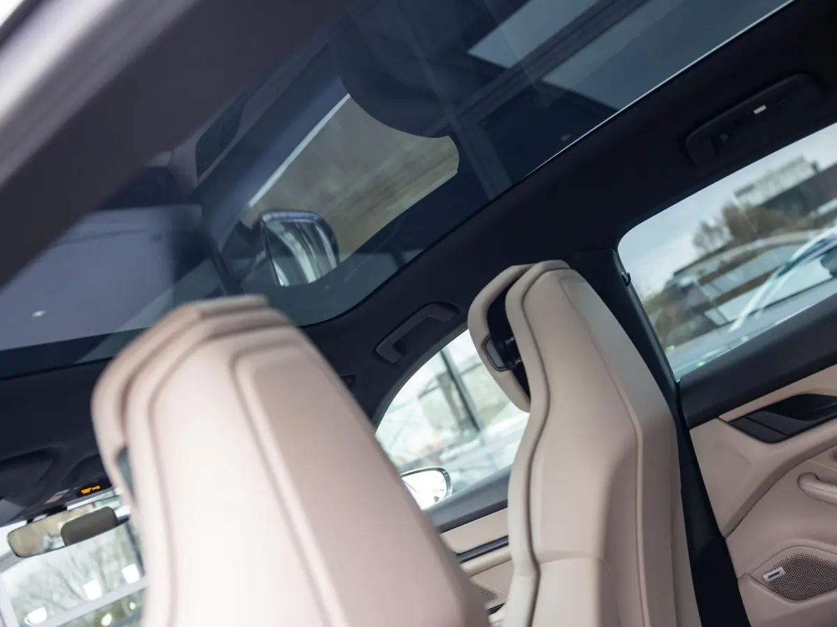 79 kWh | BOSE | PASM LUCHTVERING | PANORAMADAK | 20 INCH | ACHTERUITRIJCAMERA | WARMTEPOMP | ADAPTIEVE CRUISE CONTROL | 14-WEG STOELEN | VULKAANGRIJS |