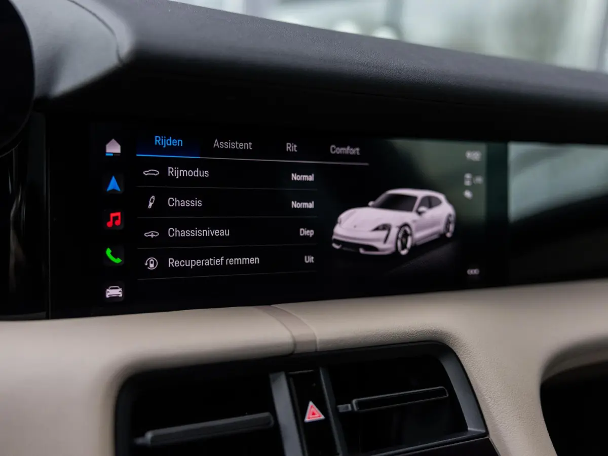 79 kWh | BOSE | PASM LUCHTVERING | PANORAMADAK | 20 INCH | ACHTERUITRIJCAMERA | WARMTEPOMP | ADAPTIEVE CRUISE CONTROL | 14-WEG STOELEN | VULKAANGRIJS |