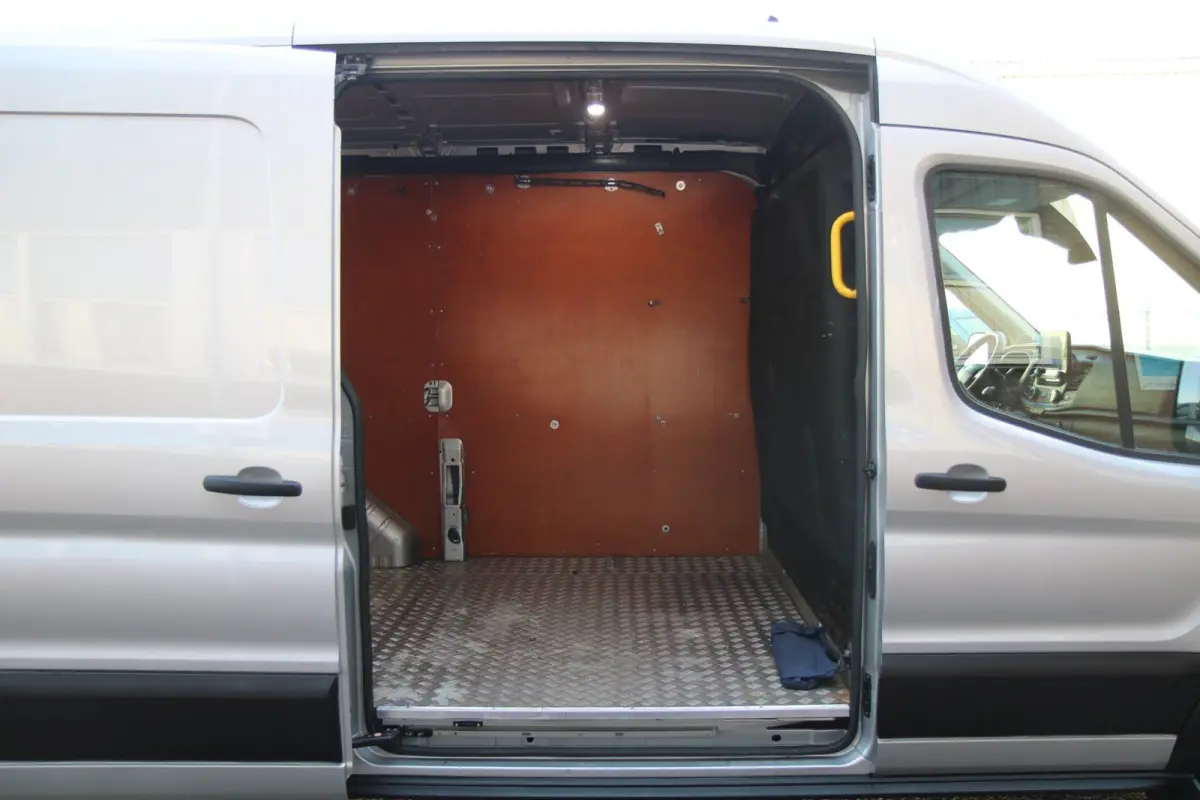 350 2.0 TDCI L2H2 Trend MHEV 130PK / Sync 3 / Dealer onderhoudsbeurt