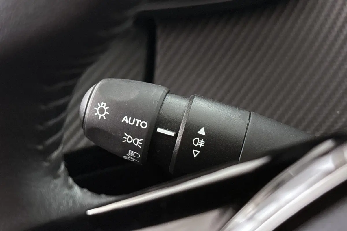 1.2 PureTech 100 Allure Keyless Clima Apple CarPlay