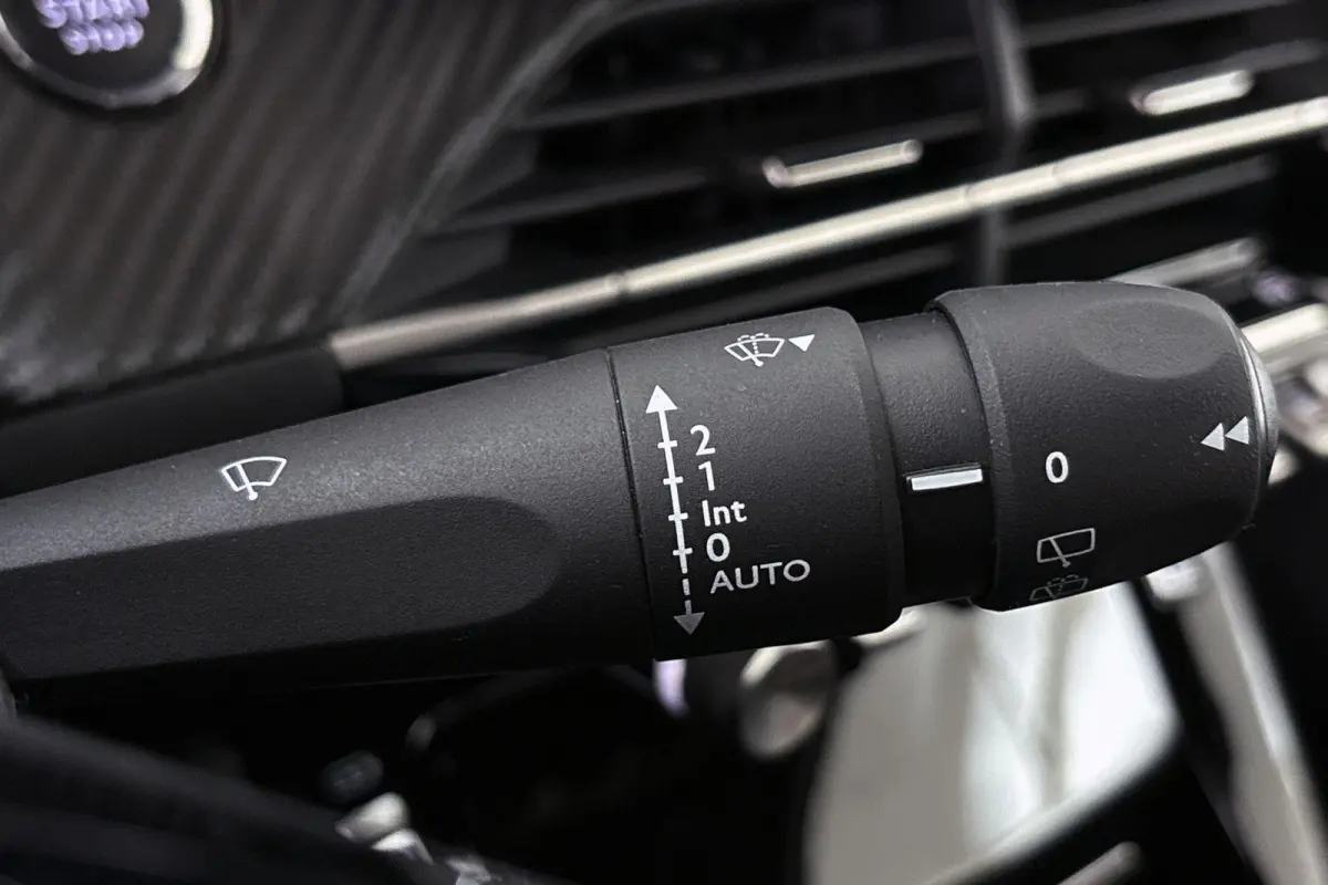 1.2 PureTech 100 Allure Keyless Clima Apple CarPlay