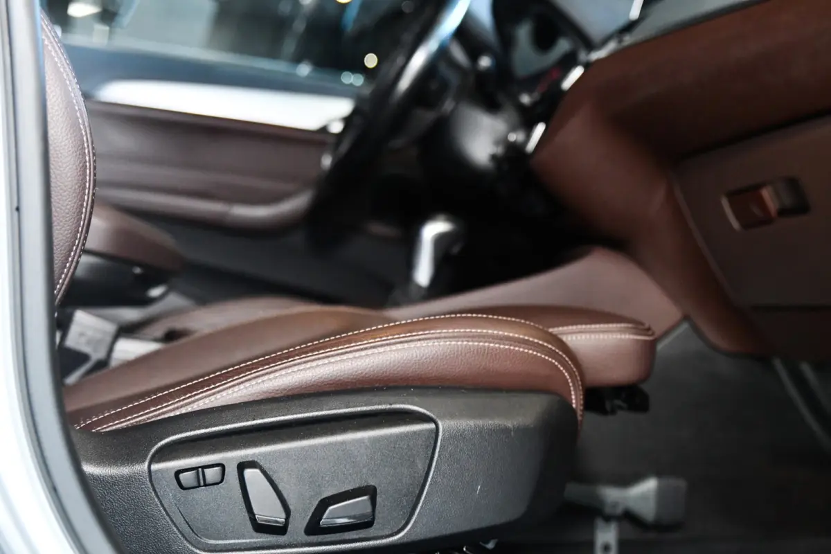 XDrive25d M Sport, ACC, Memory, Camera, HUD, Leder, LED!