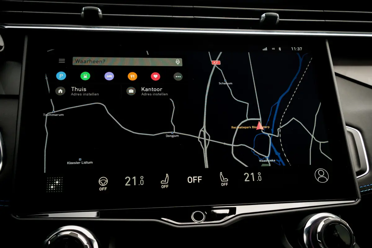 1.5 Plug-in Hybrid 262 Pk | Stuurverwarming | Zwarte Hemel | 75 km Elektrisch Panoramadak | 360 Camera | NL Auto | 20 inch. LMV | 1e eigenaar