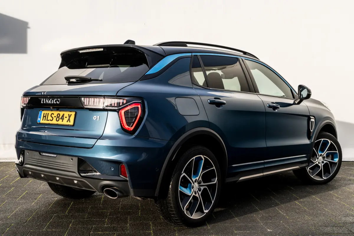 1.5 Plug-in Hybrid 262 Pk | Stuurverwarming | Zwarte Hemel | 75 km Elektrisch Panoramadak | 360 Camera | NL Auto | 20 inch. LMV | 1e eigenaar
