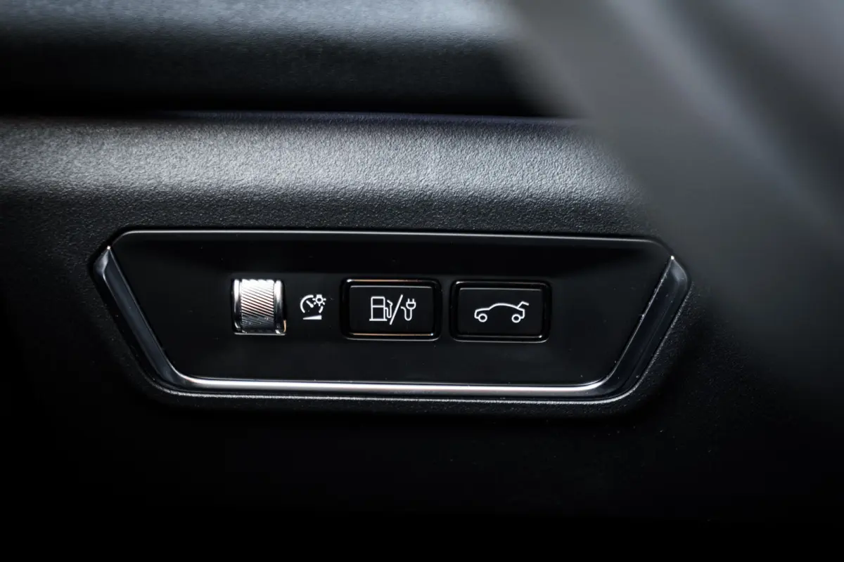 1.5 Plug-in Hybrid 262 Pk | Stuurverwarming | Zwarte Hemel | Panoramadak | 75 km Elektrisch | NL Auto | 20 inch. LMV | 1e eigenaar