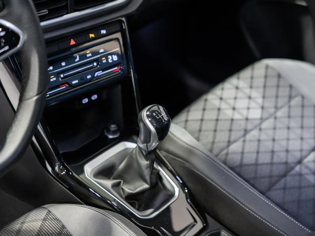 1.0 TSI R-Line / 110pk / NAP / Dodehoek herkenning / Virtual dashboard /