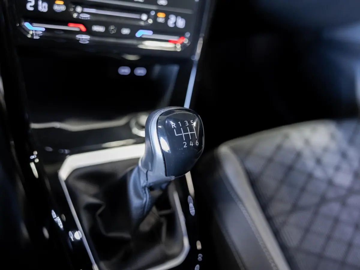1.0 TSI R-Line / 110pk / NAP / Dodehoek herkenning / Virtual dashboard /