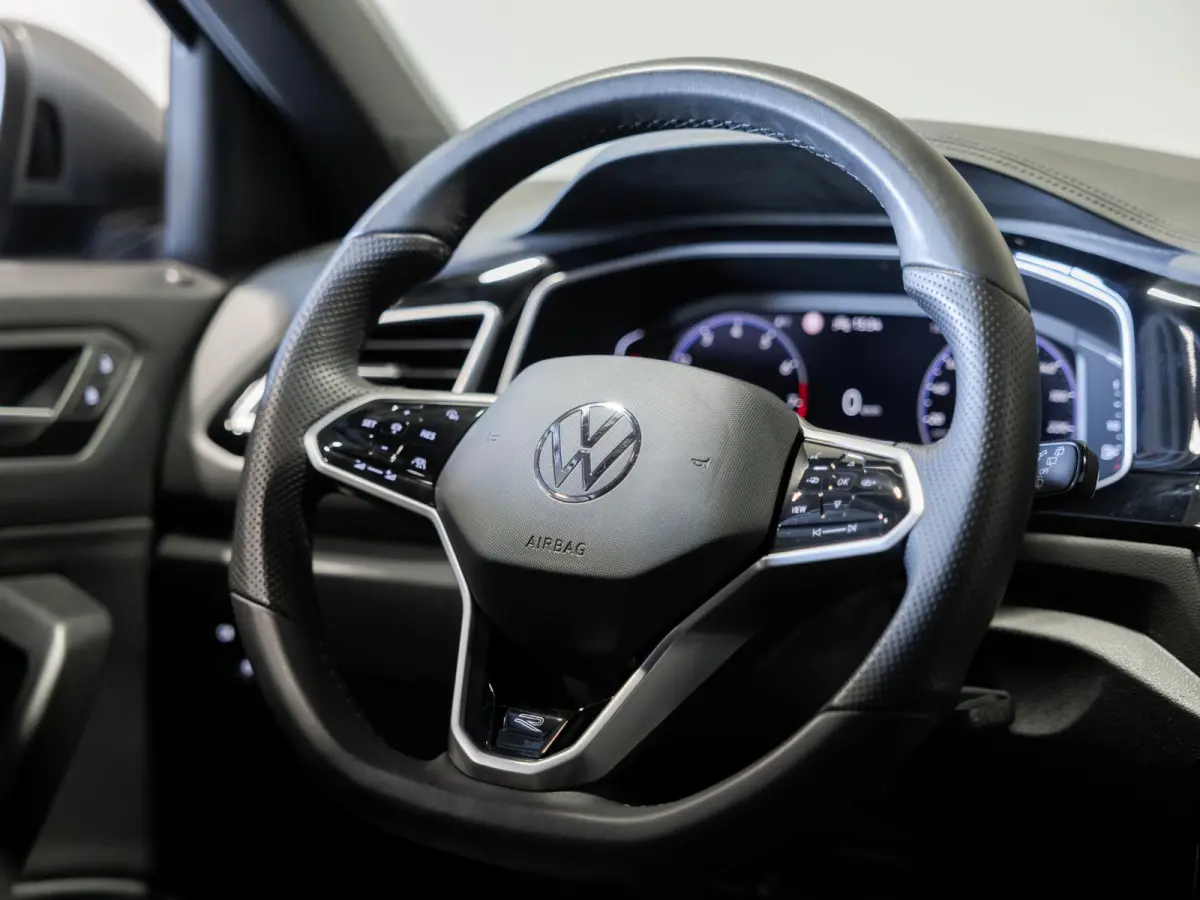 1.0 TSI R-Line / 110pk / NAP / Dodehoek herkenning / Virtual dashboard /