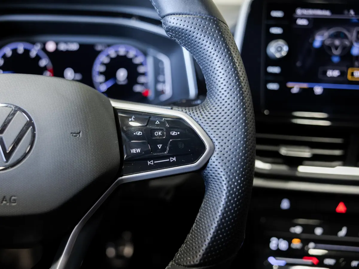 1.0 TSI R-Line / 110pk / NAP / Dodehoek herkenning / Virtual dashboard /