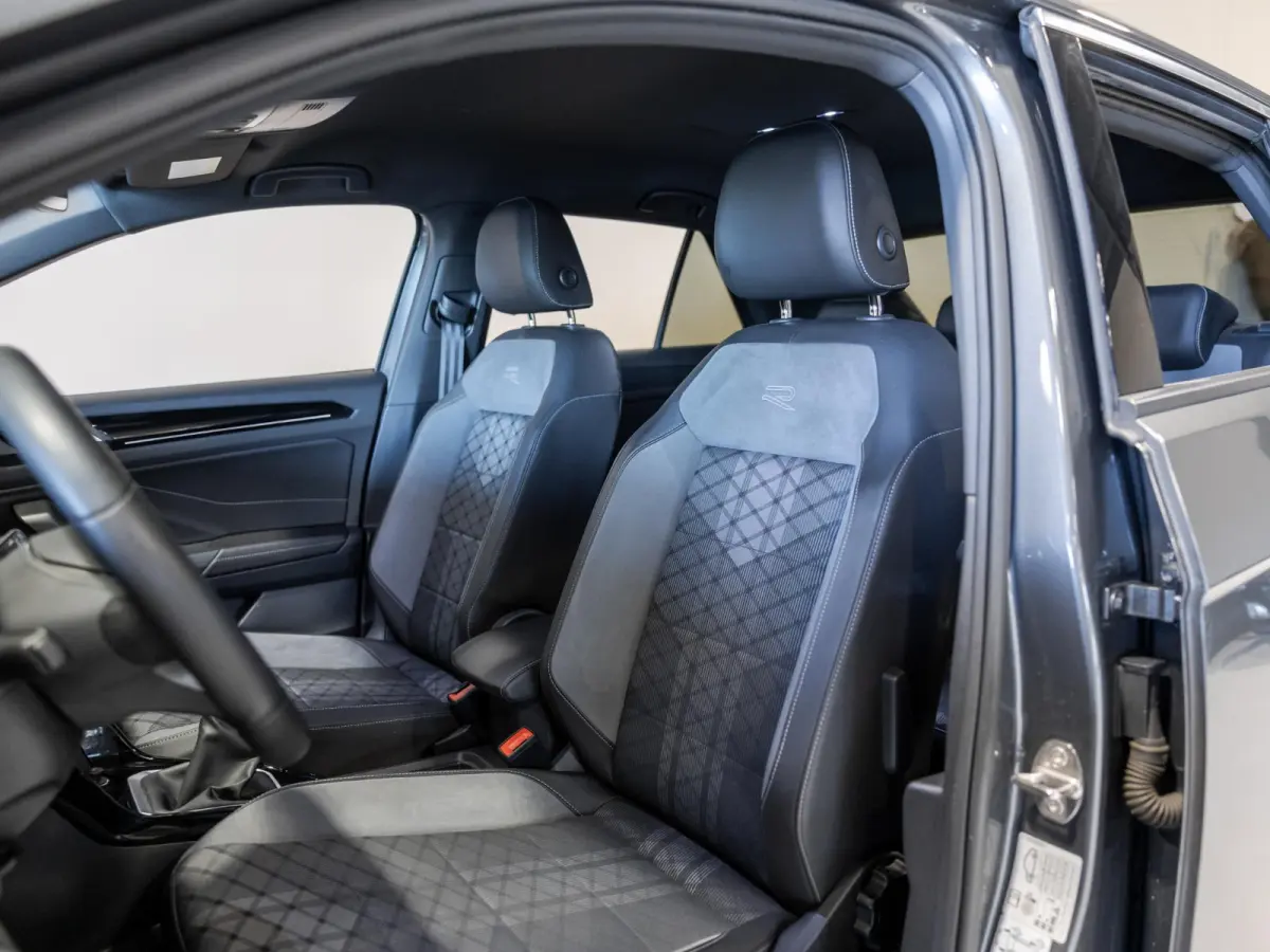 1.0 TSI R-Line / 110pk / NAP / Dodehoek herkenning / Virtual dashboard /