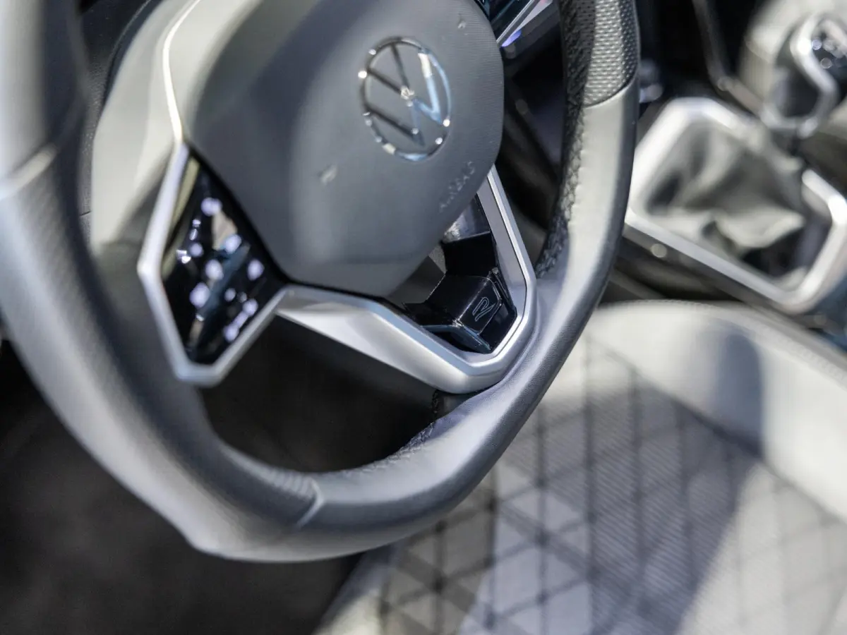1.0 TSI R-Line / 110pk / NAP / Dodehoek herkenning / Virtual dashboard /