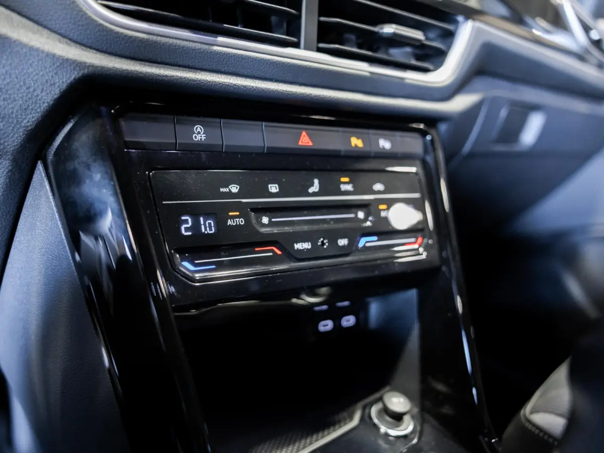 1.0 TSI R-Line / 110pk / NAP / Dodehoek herkenning / Virtual dashboard /