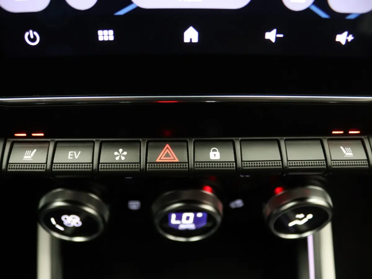 145pk E-Tech Hybrid Techno Apple Carplay/Android Auto | Climate