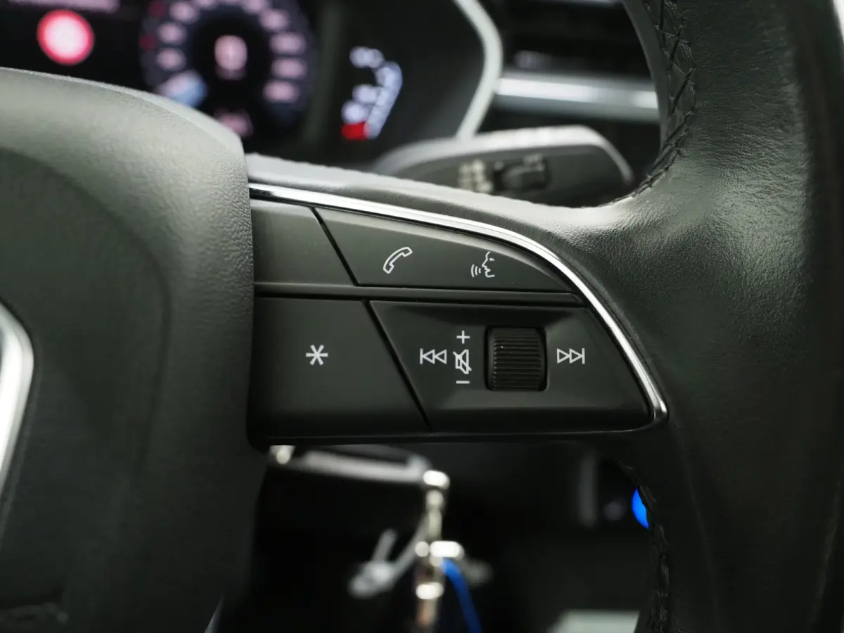 45 TFSI e Edition Full Black | Panoramadak | Stoelverwarming | Virtual | Cruise | PDC | LED | Carplay