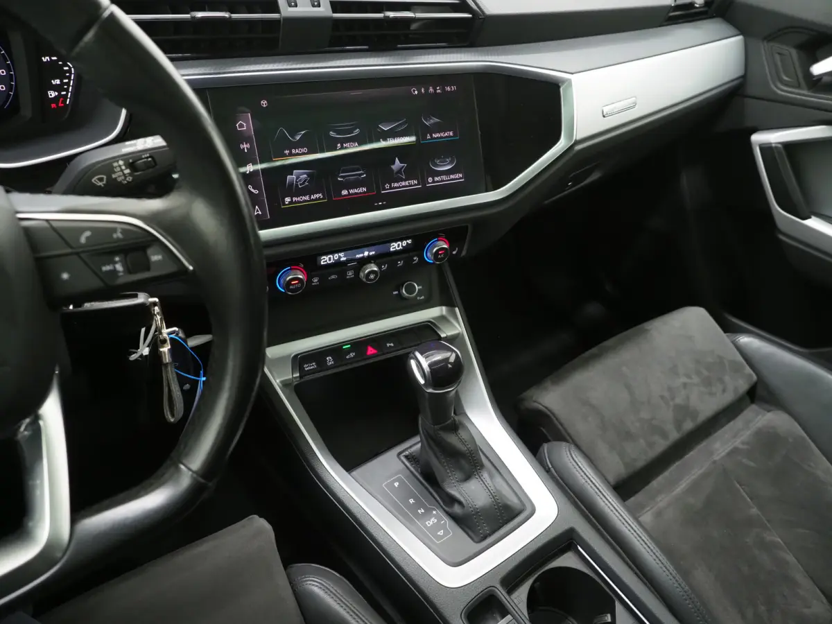 45 TFSI e Edition Full Black | Panoramadak | Stoelverwarming | Virtual | Cruise | PDC | LED | Carplay