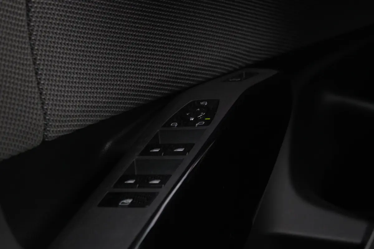 M50 xDrive 399PK M-SPORT PRO | PANORAMA DAK | HARMAN KARDON AUDIO SYSTEM | COMFORT PACK: (STOELVENTILATIE OP DE VOORSTOELEN, ELEKTRISCH VERWARMBARE VOORSTOELEN EN BUITENSTE ZITPLAATSEN ACHTE